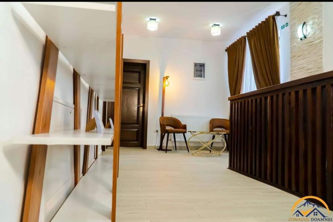 Villa Conacul Doamnei Corbi Exterior foto